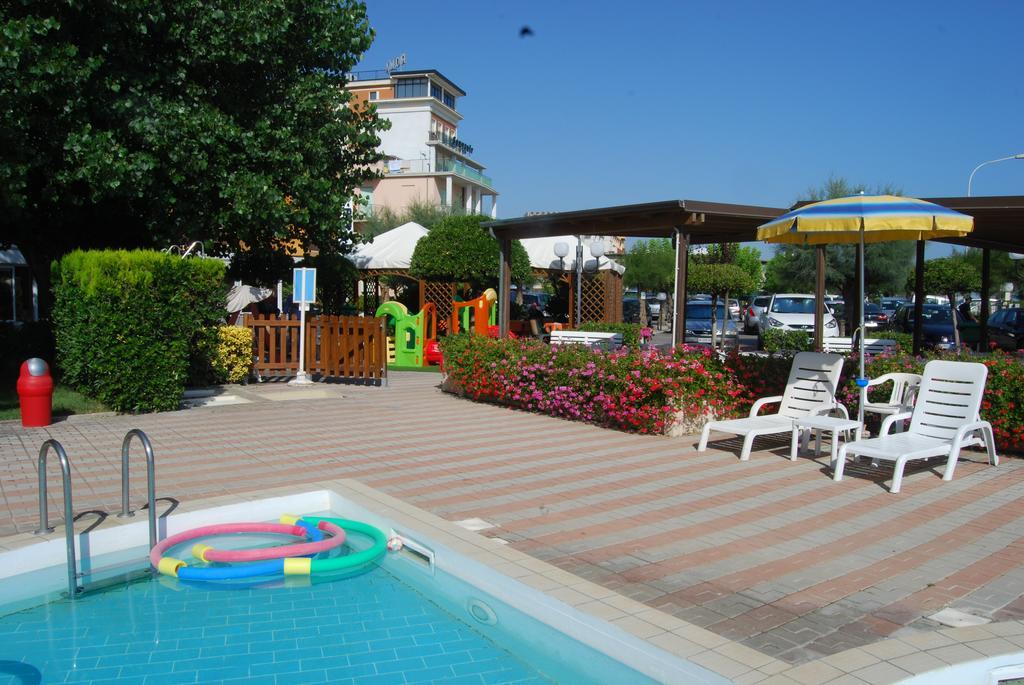 Hotel Perla Senigallia Eksteriør billede